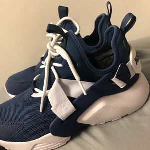 Brand New Nike Women’s Size 8